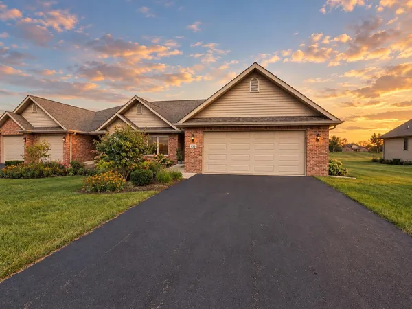 $400,000 | 633 Harvest Drive, Byron, IL 61010