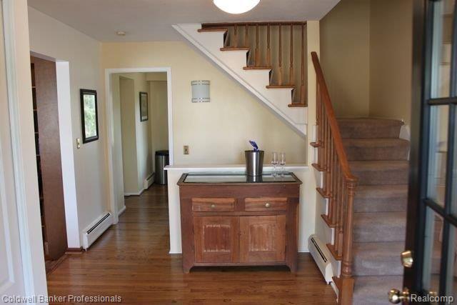 878 Dursley Road Bloomfield Hills, MI 48304 - Photo 2 of 24 Foyer