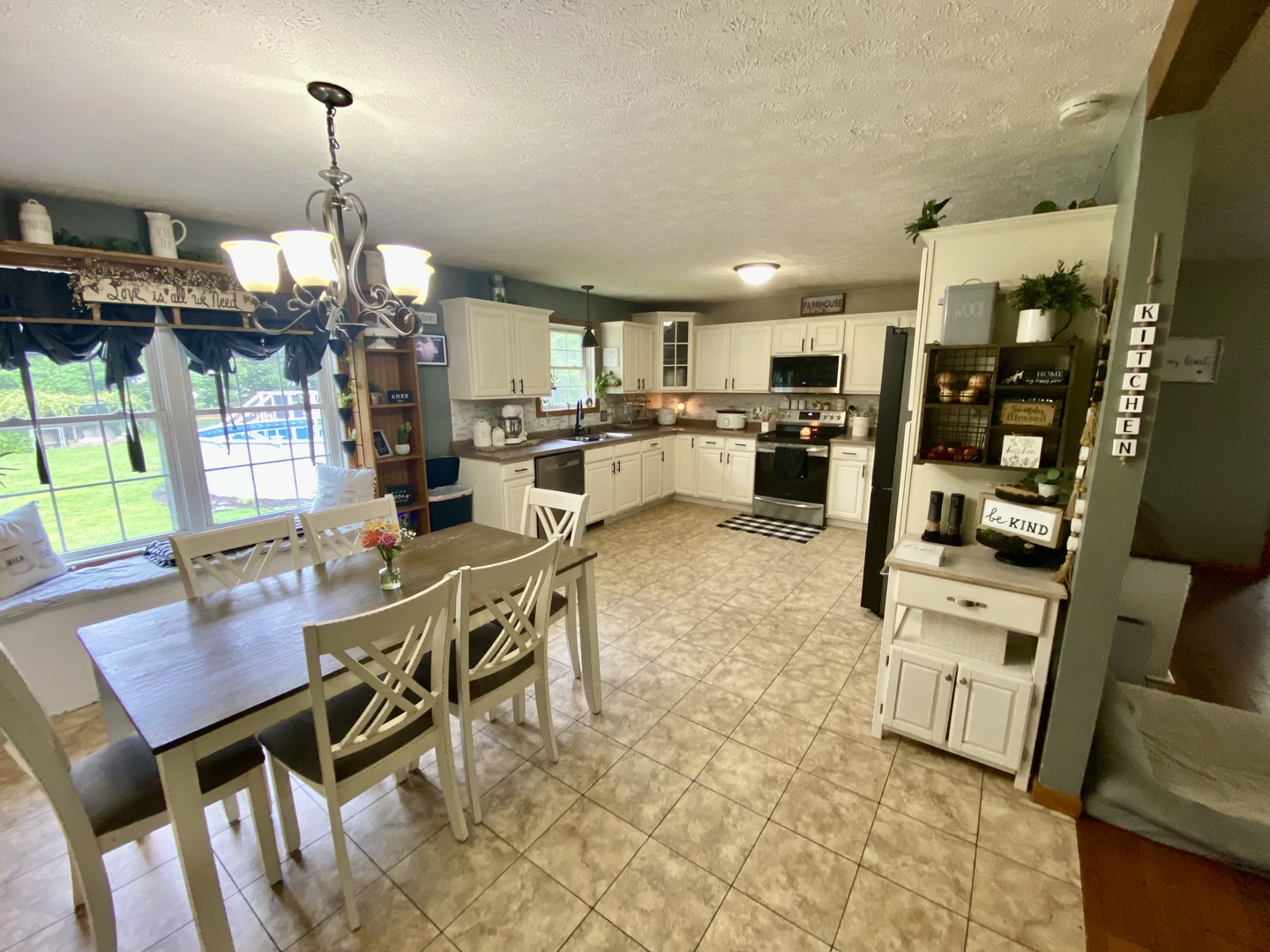 7645 Noltings Road Centralia, IL 62801 - Photo 6 of 18 a view of a dining room with furniture