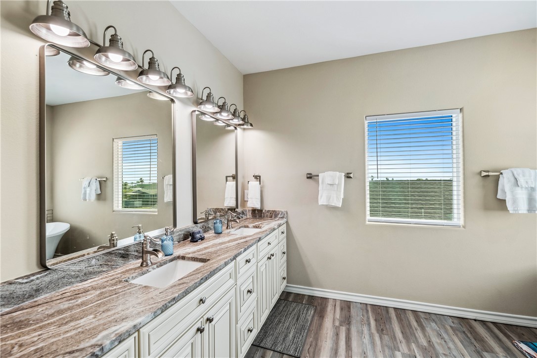 125 Lakeview Road Rockport, TX 78382 - Photo 25 of 40