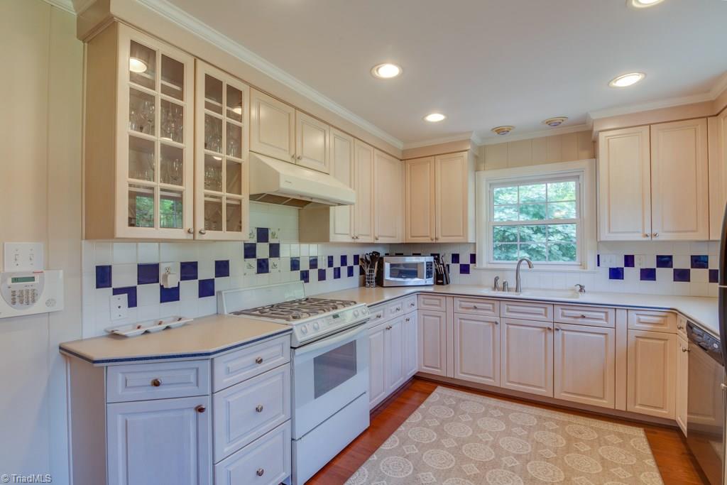 2730 Spring Garden Road Winston-Salem, NC 27106 - Photo 4 of 30 Gallery Image 4