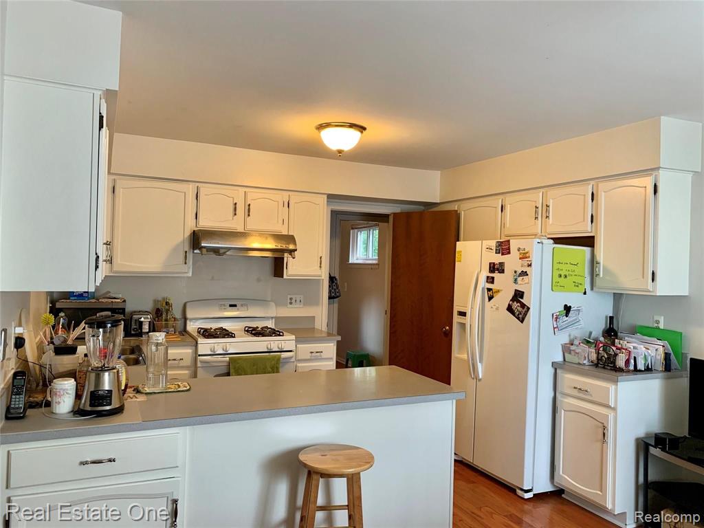 1630 Dancer Drive Rochester Hills, MI 48307 - Photo 5 of 12