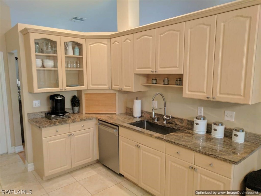 9197 Hamlin Road East Fort Myers, FL 33967 - Photo 6 of 25 Gallery Image 6