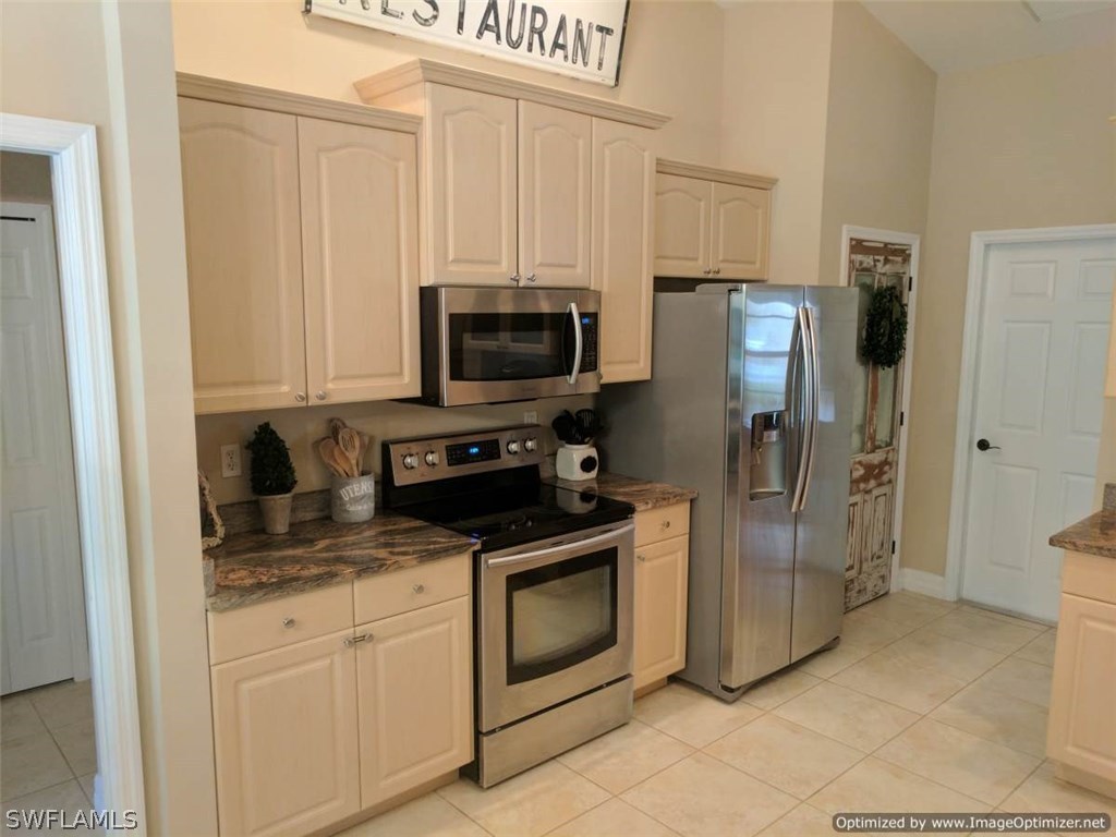 9197 Hamlin Road East Fort Myers, FL 33967 - Photo 7 of 25 Gallery Image 7