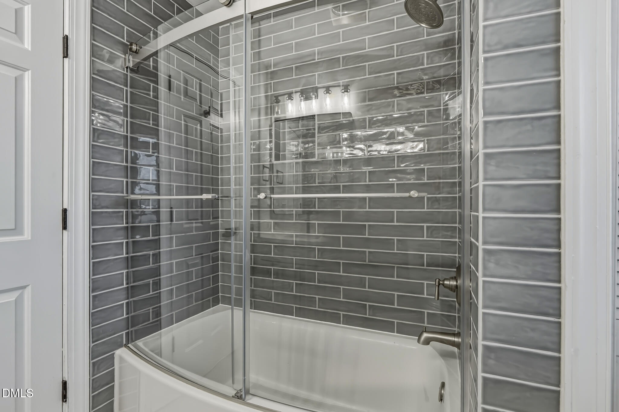 204 Georgetown Road Raleigh, NC 27608 - Photo 11 of 66 a bathroom with a bathtub