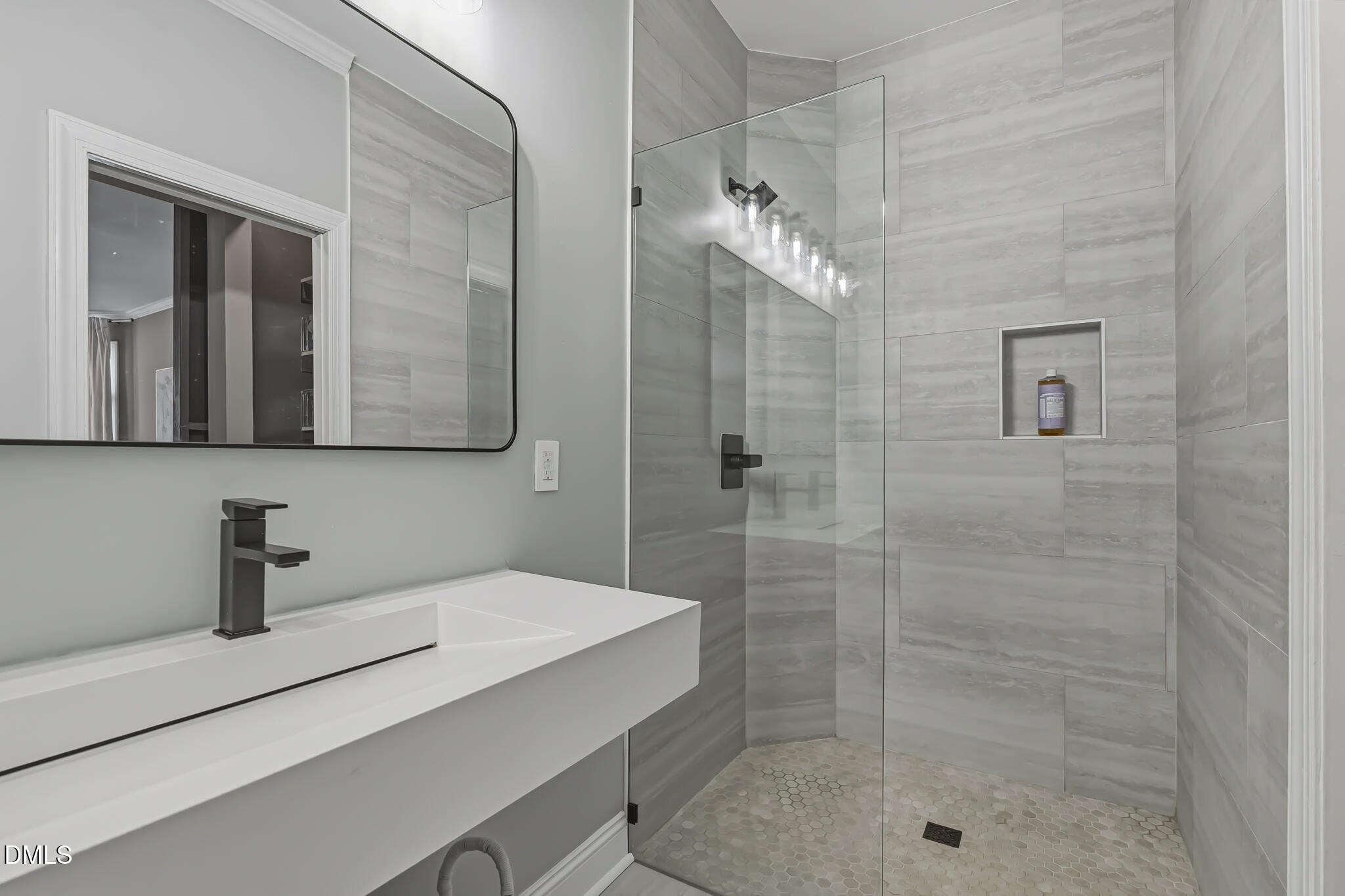 204 Georgetown Road Raleigh, NC 27608 - Photo 10 of 66 DSC08103