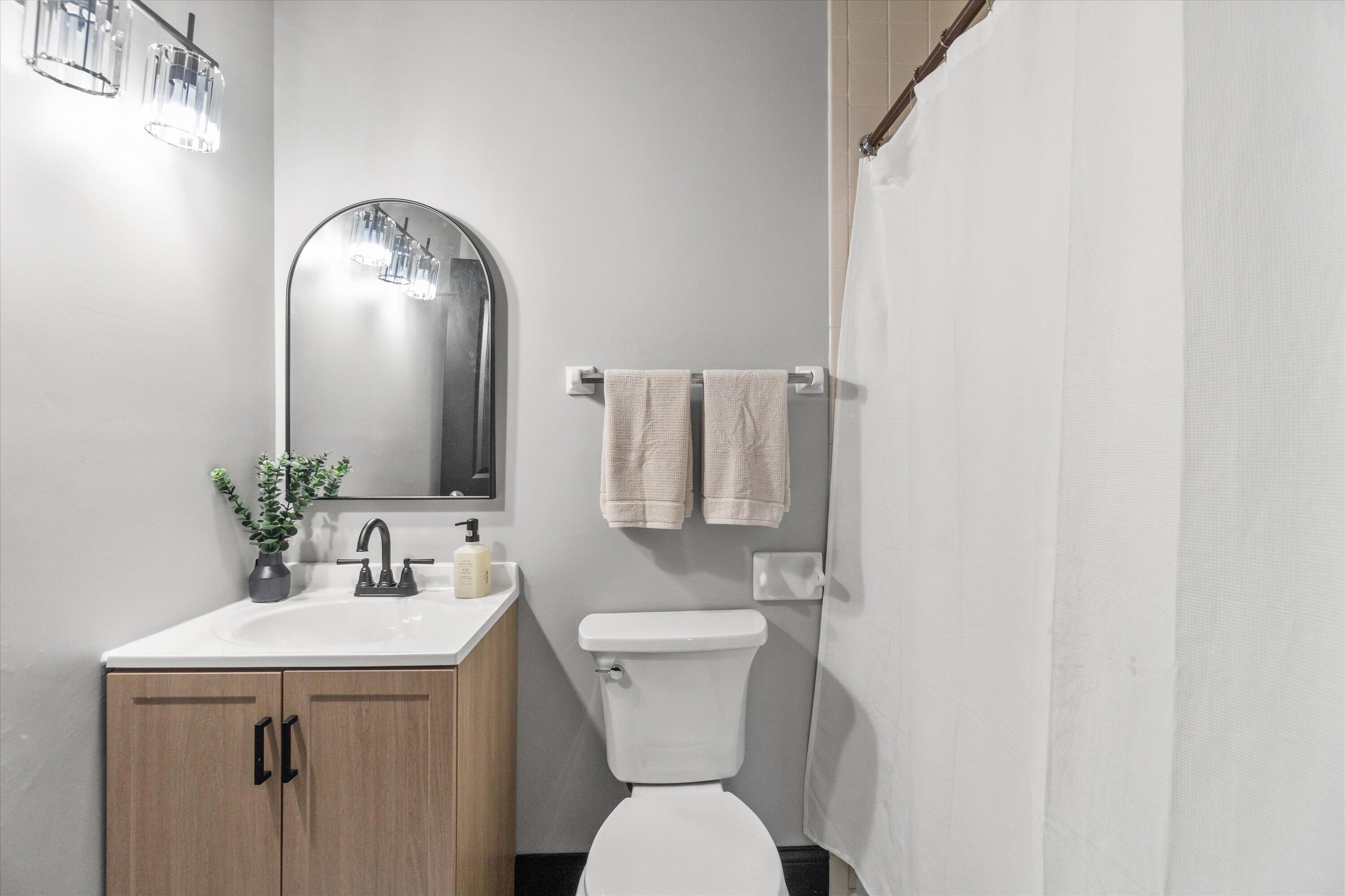 2430 Good Hope Road, Unit 43 Glendale, WI 53209 - Photo 15 of 30 Main Bath