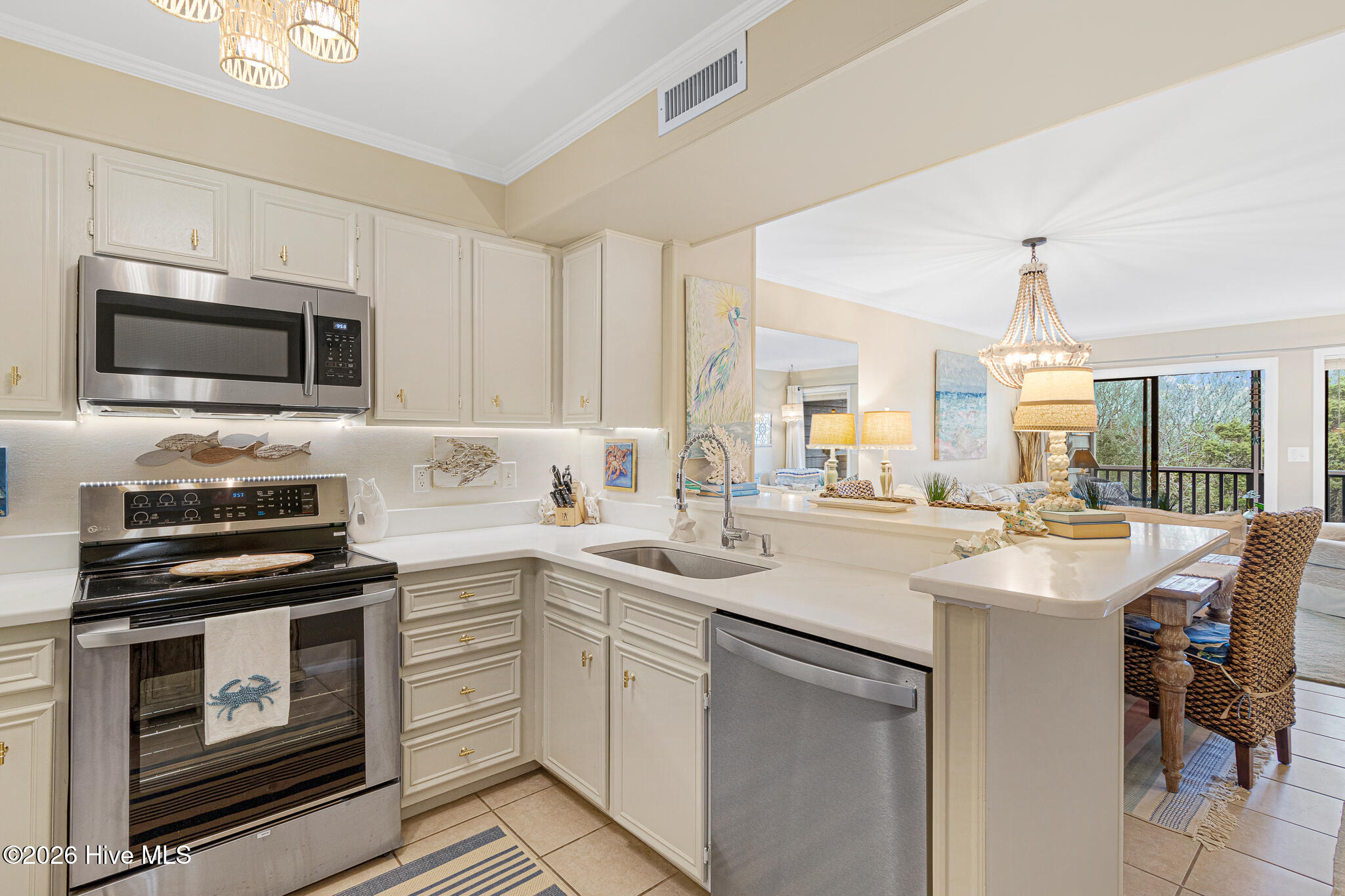 2304 West Fort Macon Road, Unit 214H Atlantic Beach, NC 28512 - Photo 13 of 63 Kitchen