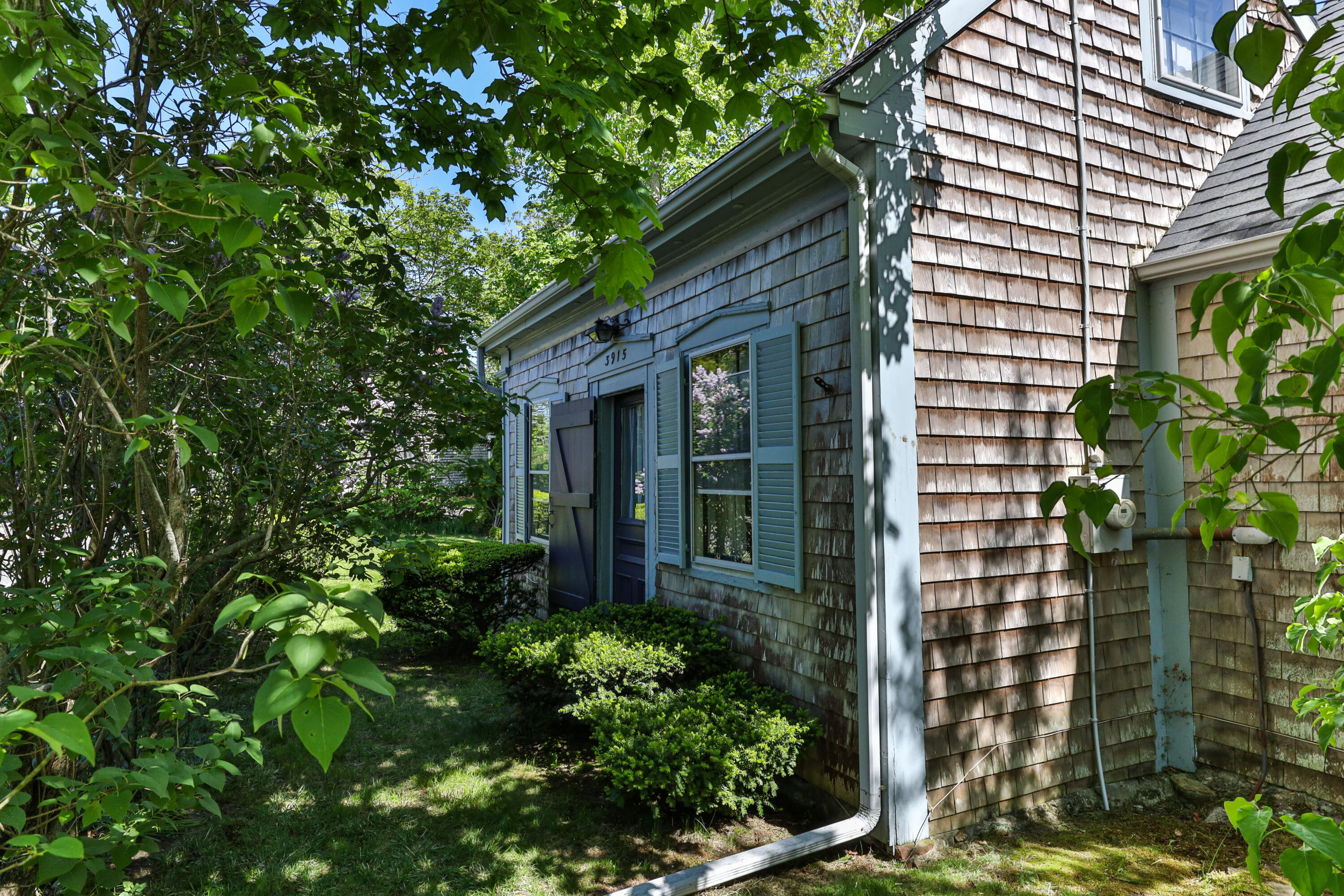 3915 Main Street Barnstable, MA 02630 - Photo 2 of 62 3915MaiLR-3