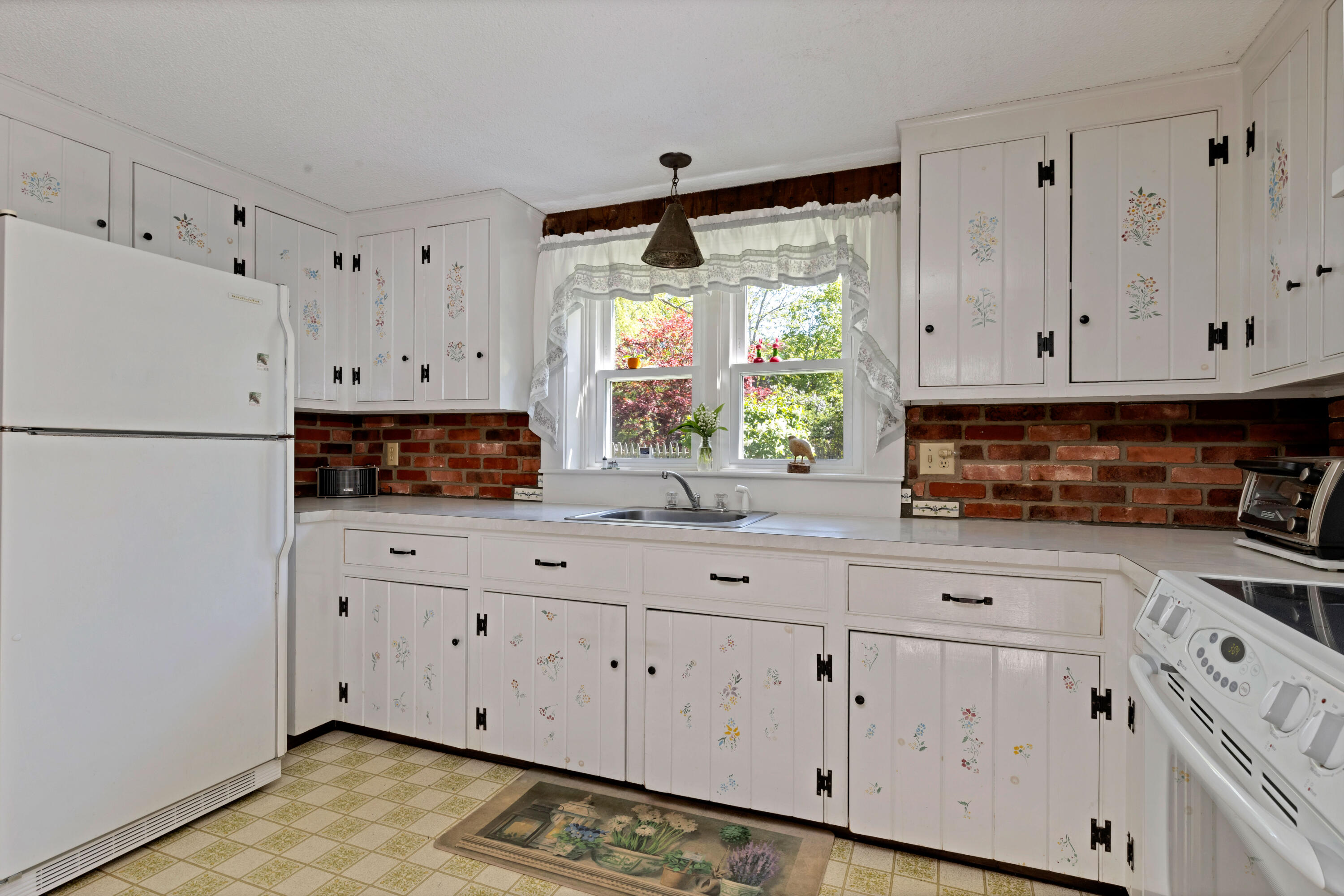 3915 Main Street Barnstable, MA 02630 - Photo 4 of 62 3915MaiLR-7