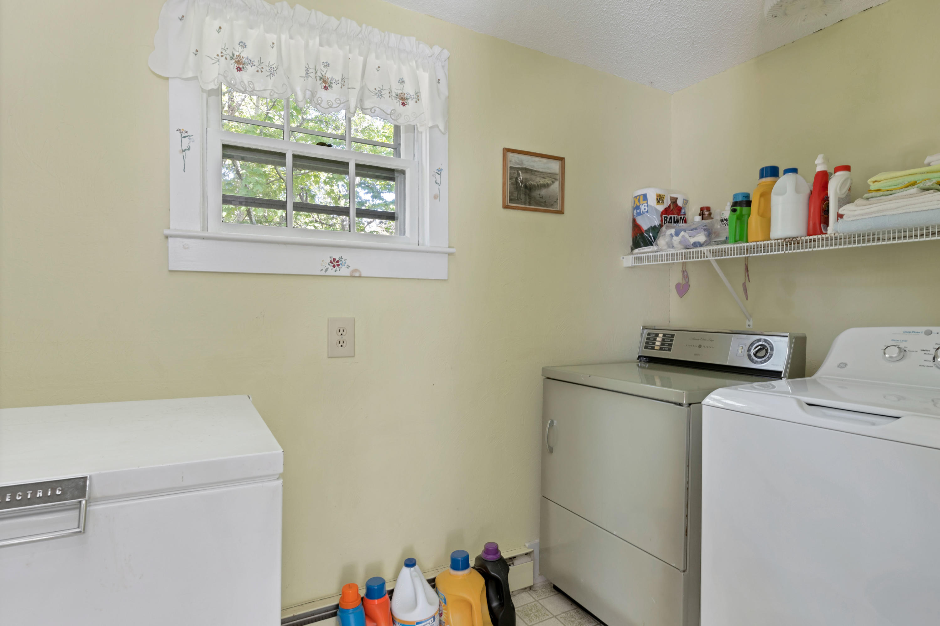 3915 Main Street Barnstable, MA 02630 - Photo 7 of 62 3915MaiLR-10