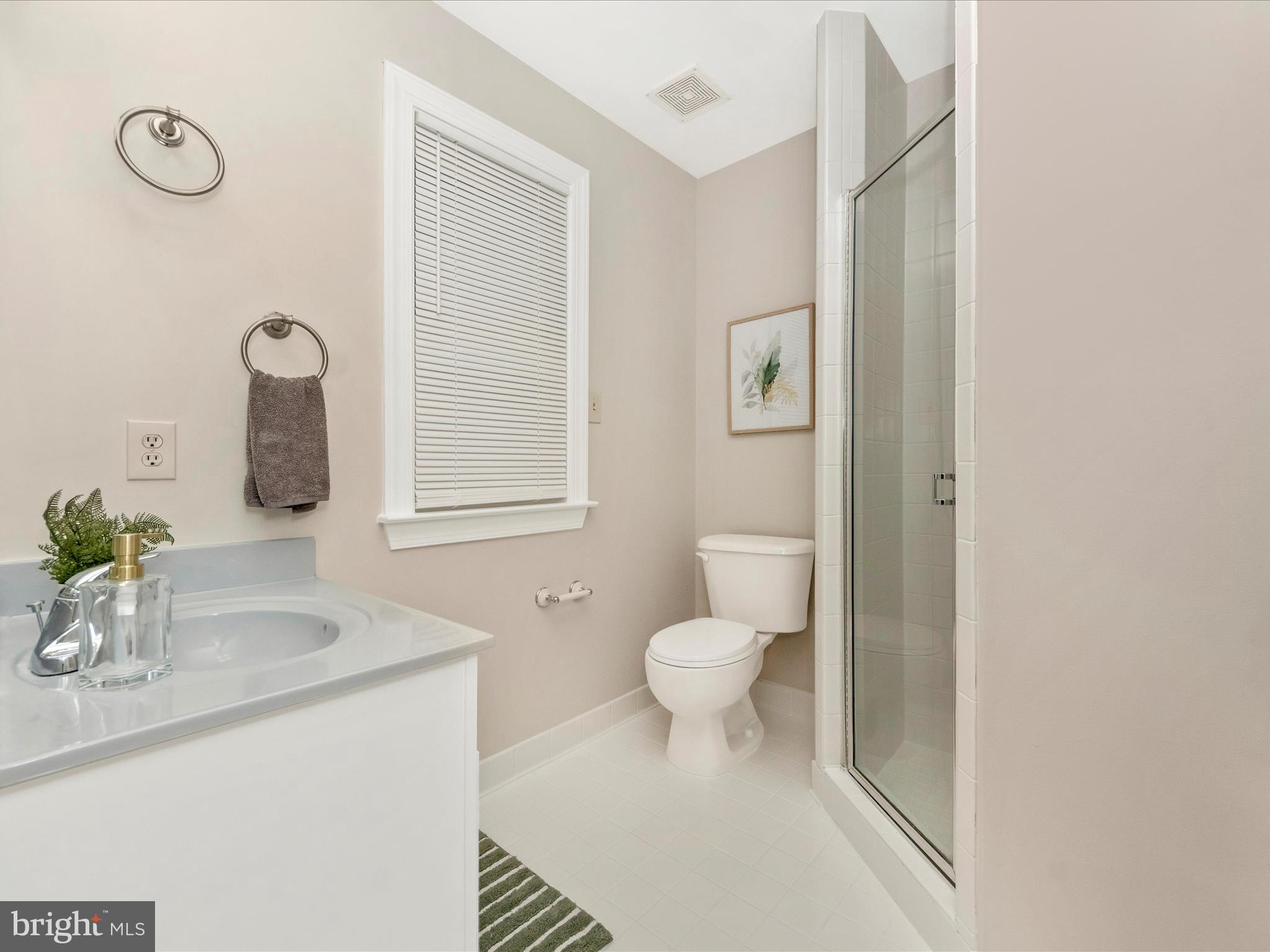 5045 Church Road Bowie, MD 20720 - Photo 33 of 55 Bathroom 2