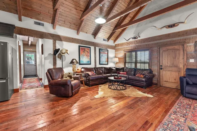 $2,600,000 | 281 North U.S. Highway 281, Lampasas, TX 76550