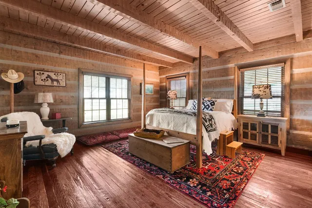 $2,600,000 | 281 North U.S. Highway 281, Lampasas, TX 76550