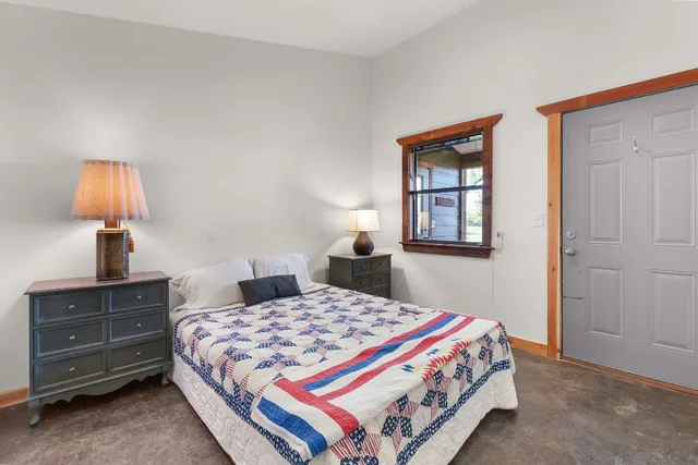 $2,600,000 | 281 North U.S. Highway 281, Lampasas, TX 76550