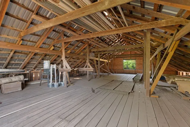 $2,600,000 | 281 North U.S. Highway 281, Lampasas, TX 76550