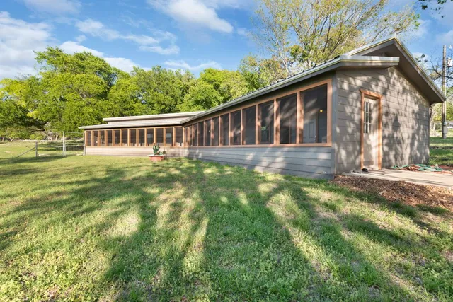 $2,600,000 | 281 North U.S. Highway 281, Lampasas, TX 76550