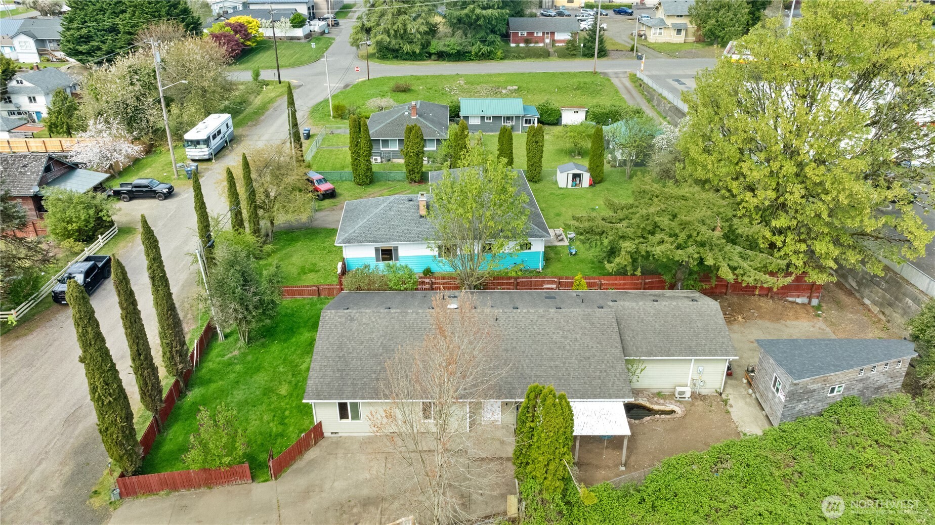 320 South 4th Street Elma, WA 98541 - Photo 2 of 35 an aerial view of a house