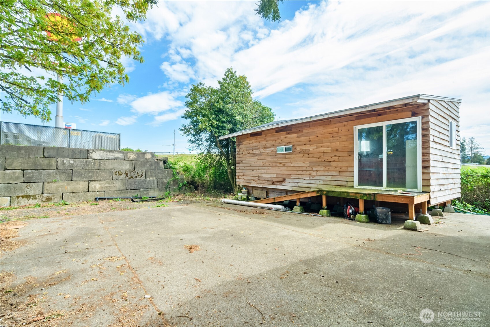 320 South 4th Street Elma, WA 98541 - Photo 23 of 35 an outdoor view with patio