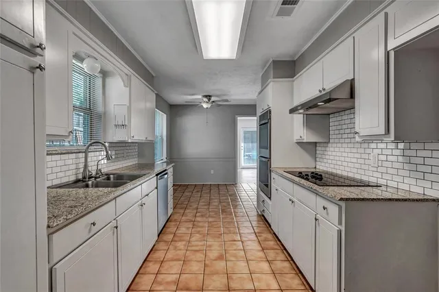 $368,000 | 4225 Dawn Drive, Benbrook, TX 76116