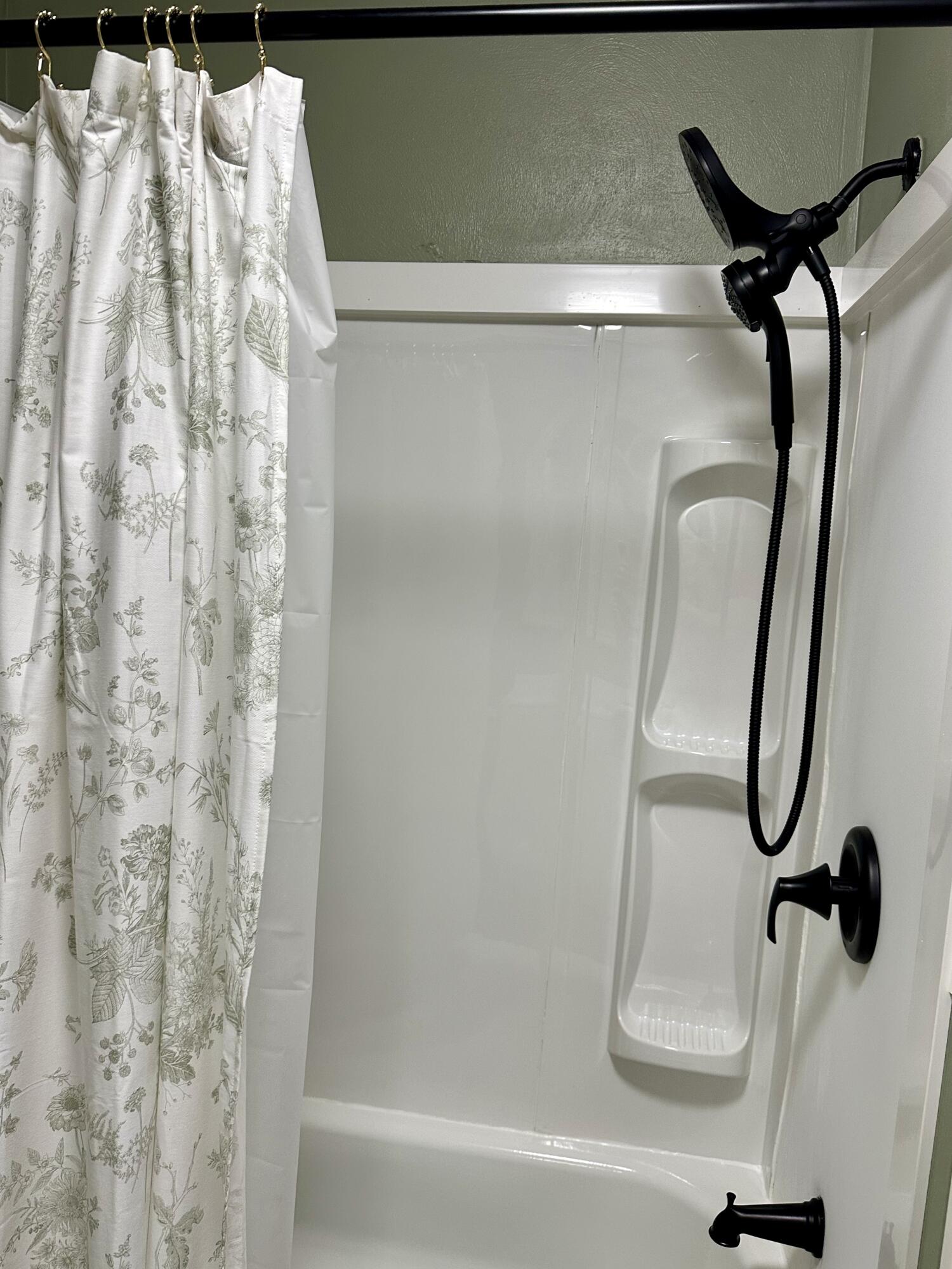 7870 Sontag Road Rocky Mount, VA 24151 - Photo 13 of 29 bathtub