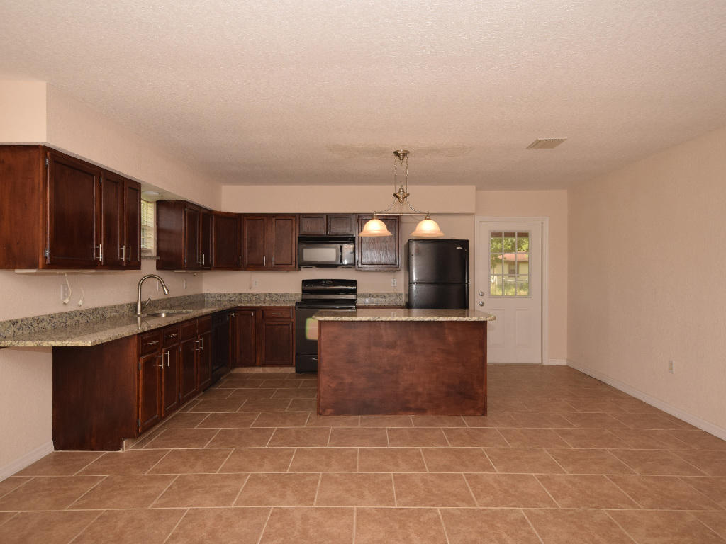 11635 Willis Road Fort Pierce, FL 34945 - Photo 8 of 41 _29