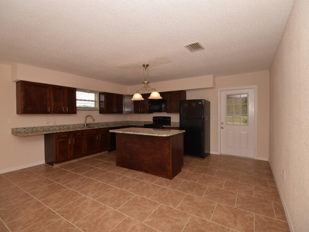 11635 Willis Road Fort Pierce, FL 34945 - Photo 9 of 41 _23