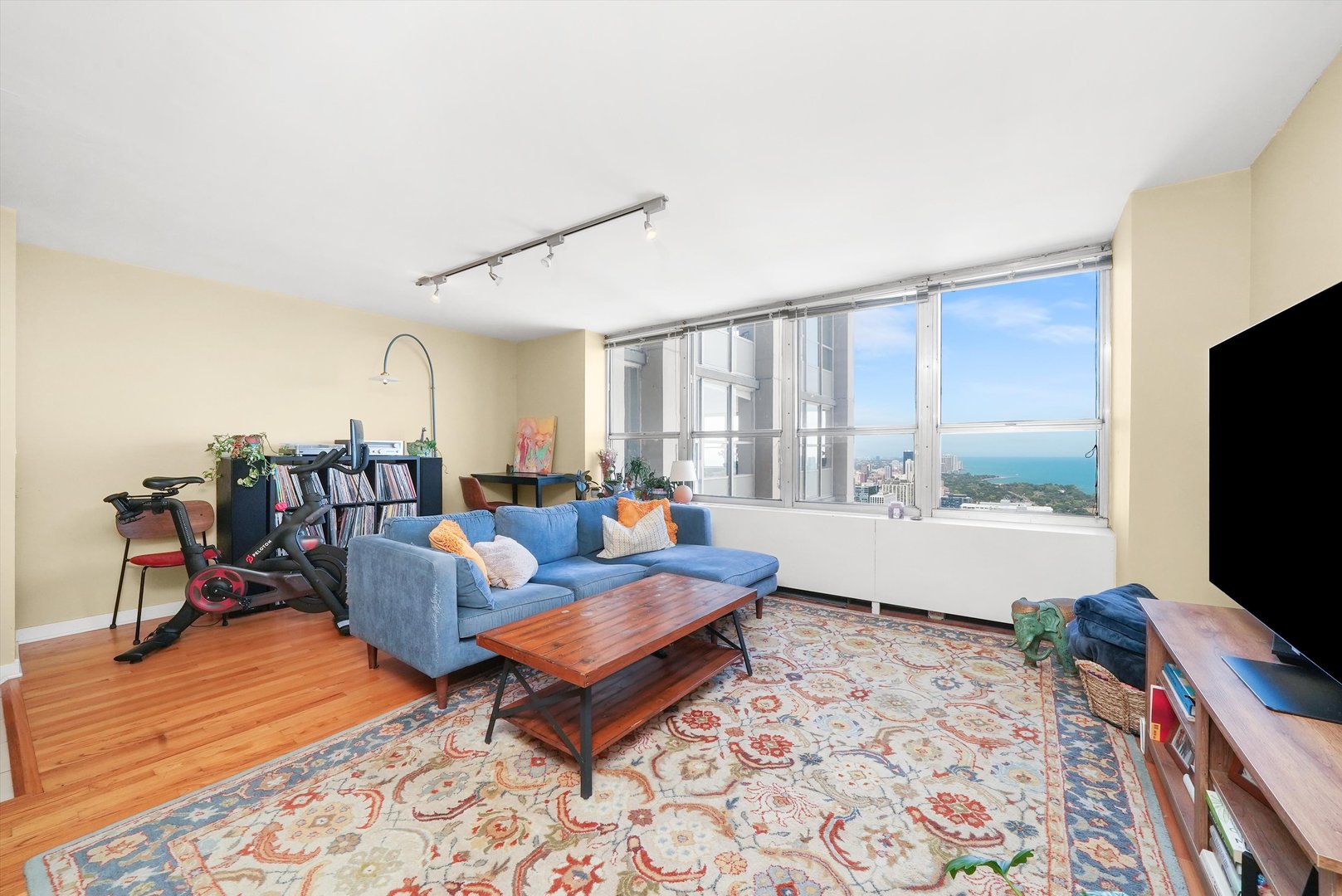 655 West Irving Park Road, Unit 5108 Chicago, IL 60613 - Photo 11 of 28