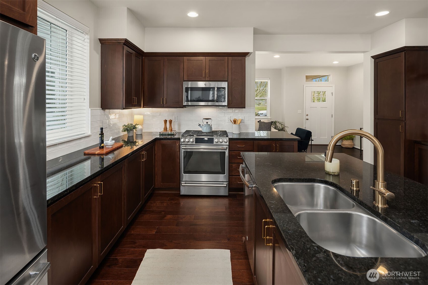 6908 31st Avenue Southwest Seattle, WA 98126 - Photo 17 of 33