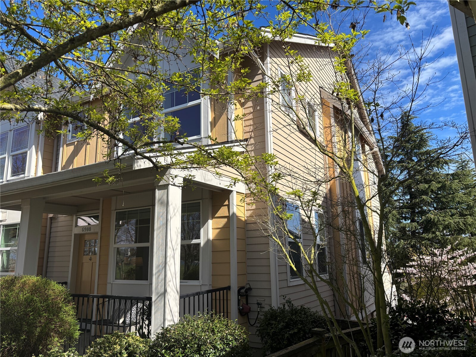 6908 31st Avenue Southwest Seattle, WA 98126 - Photo 4 of 33 front view of a house