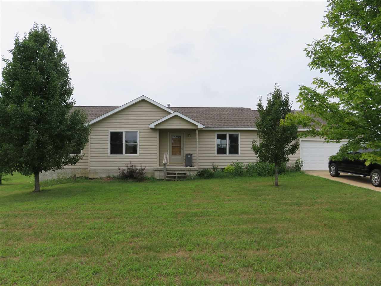 205 East Grand River Road Owosso, MI 48867 - Photo 1 of 23 31300481.JPG