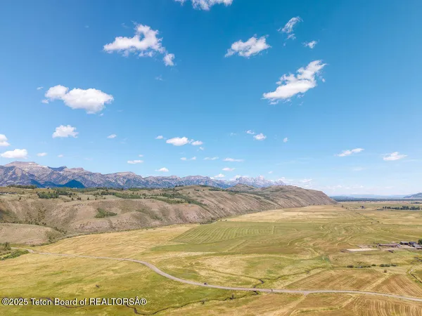 $9,950,000 | 955 Red Tail Butte Road, Jackson, WY 83001