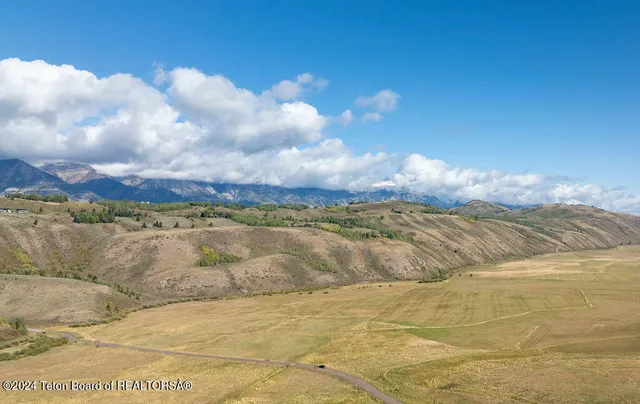 $9,950,000 | 955 Red Tail Butte Road, Jackson, WY 83001