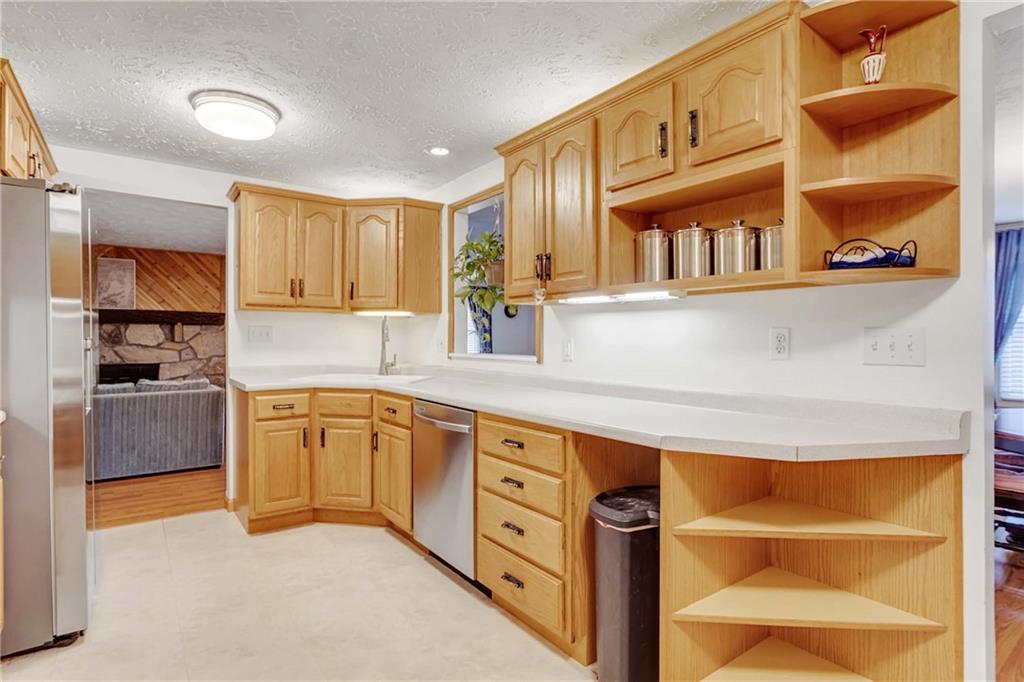 247 Ritter Road Sewickley, PA 15143 - Photo 6 of 24 Gallery Image 6
