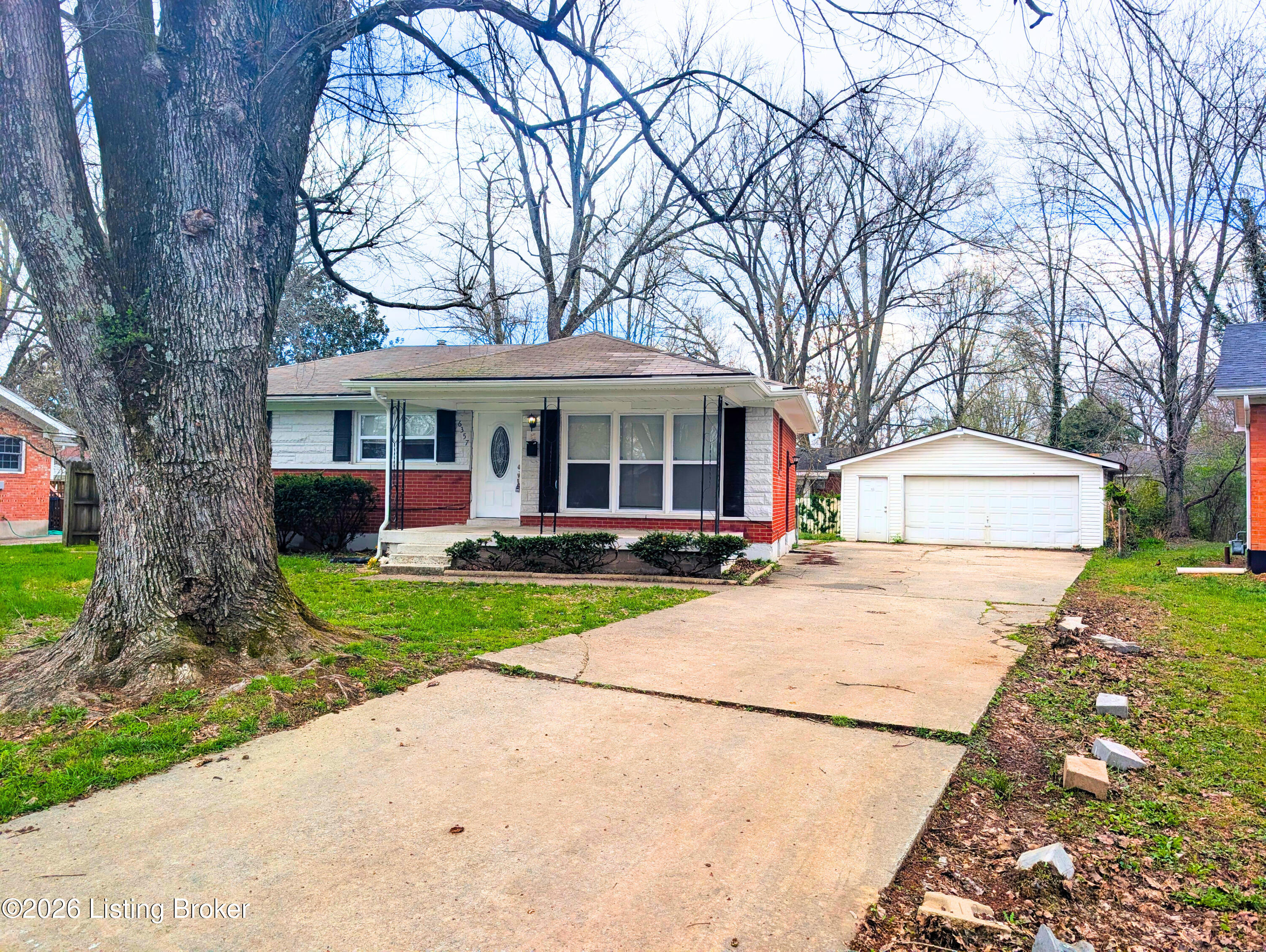 6357 Doe Run Road Louisville, KY 40216 - Photo 3 of 20 7d06604f-ec7d-4b76-9e3f-1388197a8850