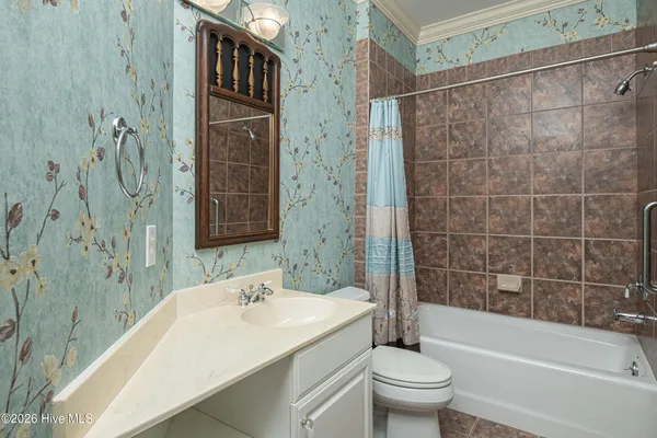 $549,000 | 3001 Westview Drive, Greenville, NC 27834