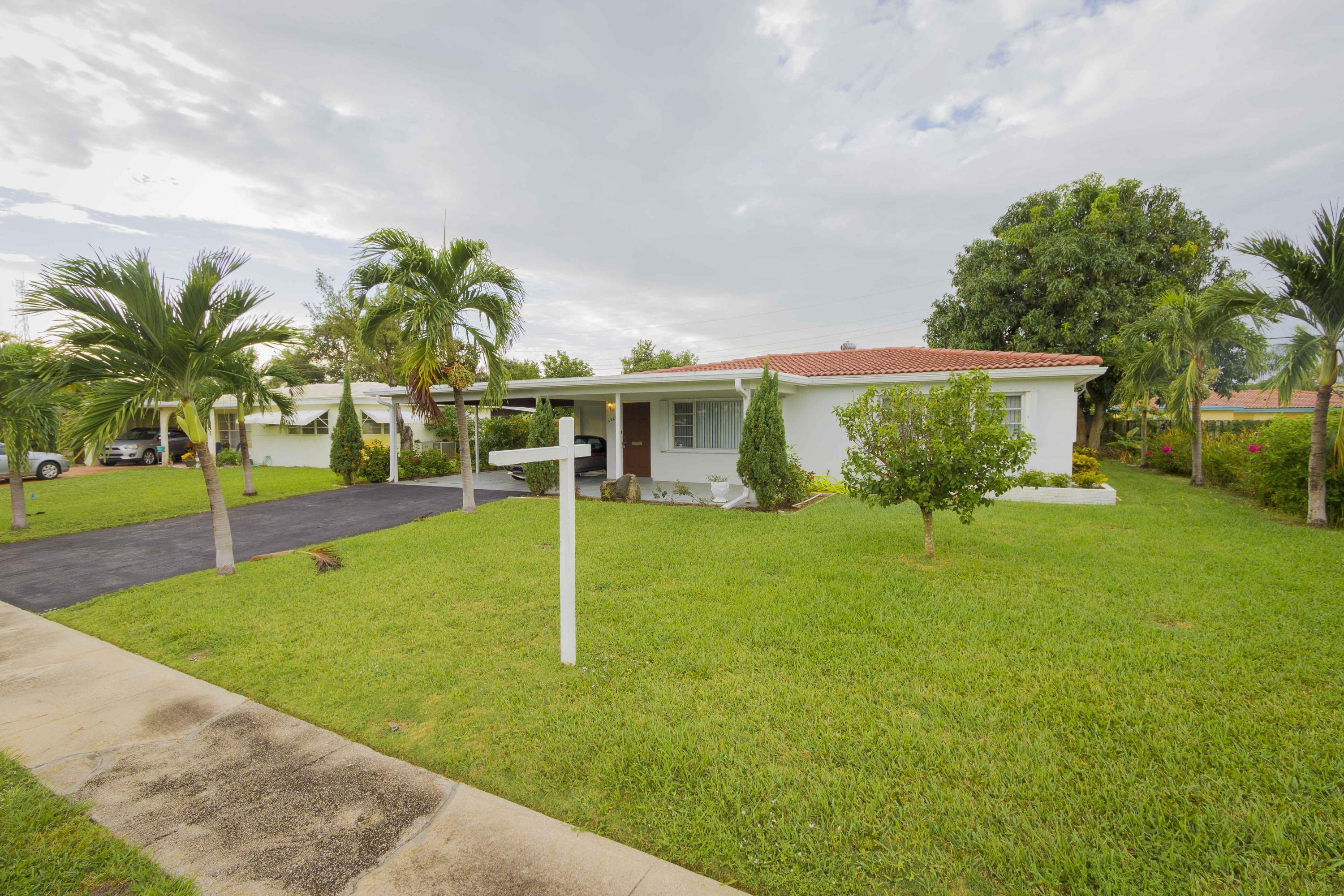 2325 Northeast 4th Avenue Boca Raton, FL 33431 - Photo 9 of 17 _MG_7196 (1)