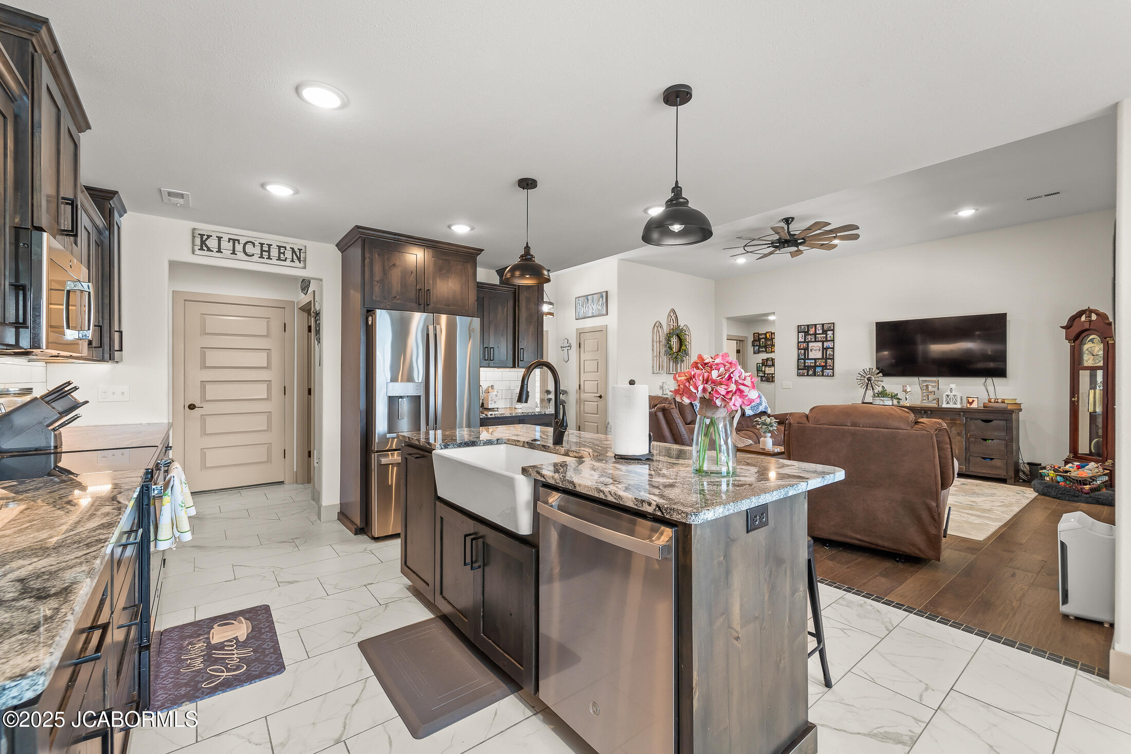 215 Carel Road Jefferson City, MO 65109 - Photo 10 of 48