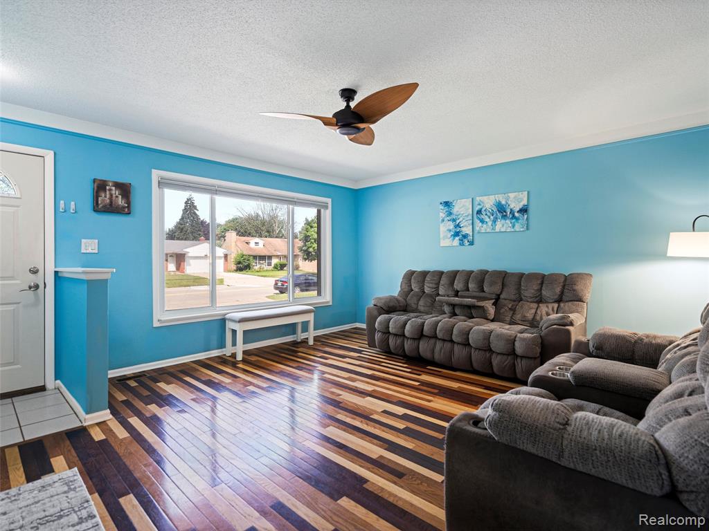 32360 Kelly Road Roseville, MI 48066 - Photo 11 of 43