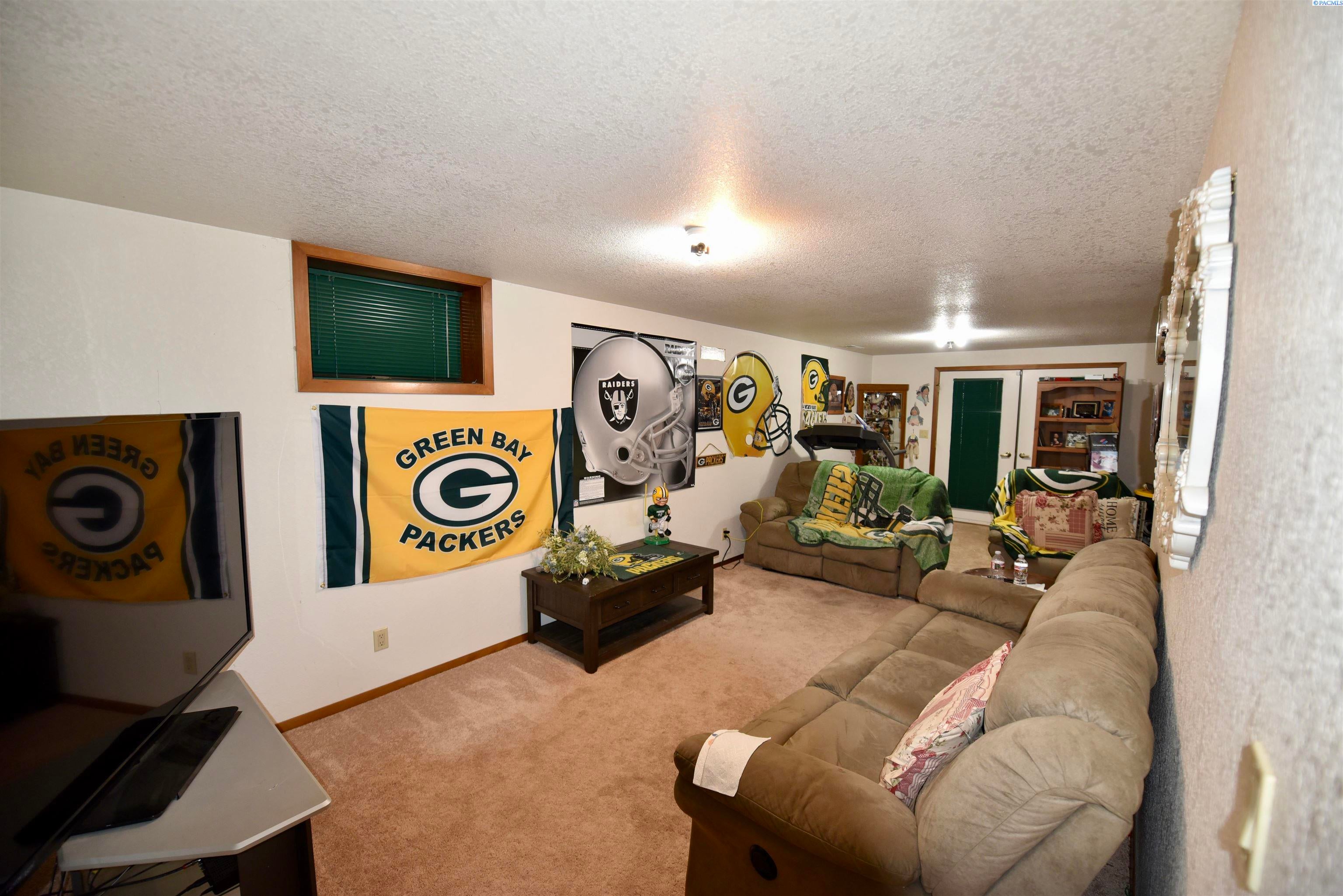 151 Coulee Road Pasco, WA 99301 - Photo 14 of 37 Gallery Image 14
