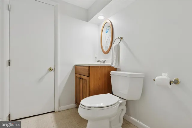 $625,000 | 646 Woodview Drive, Hockessin, DE 19707