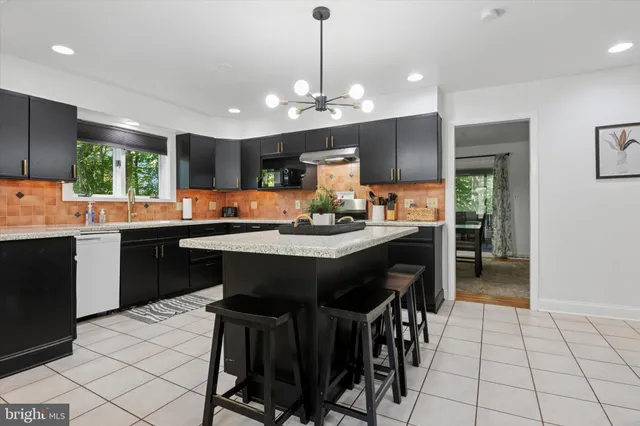 $625,000 | 646 Woodview Drive, Hockessin, DE 19707