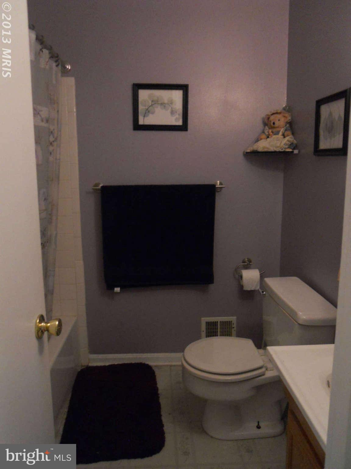 2418 Ivywood Road Reston, VA 20191 - Photo 11 of 16 Bath