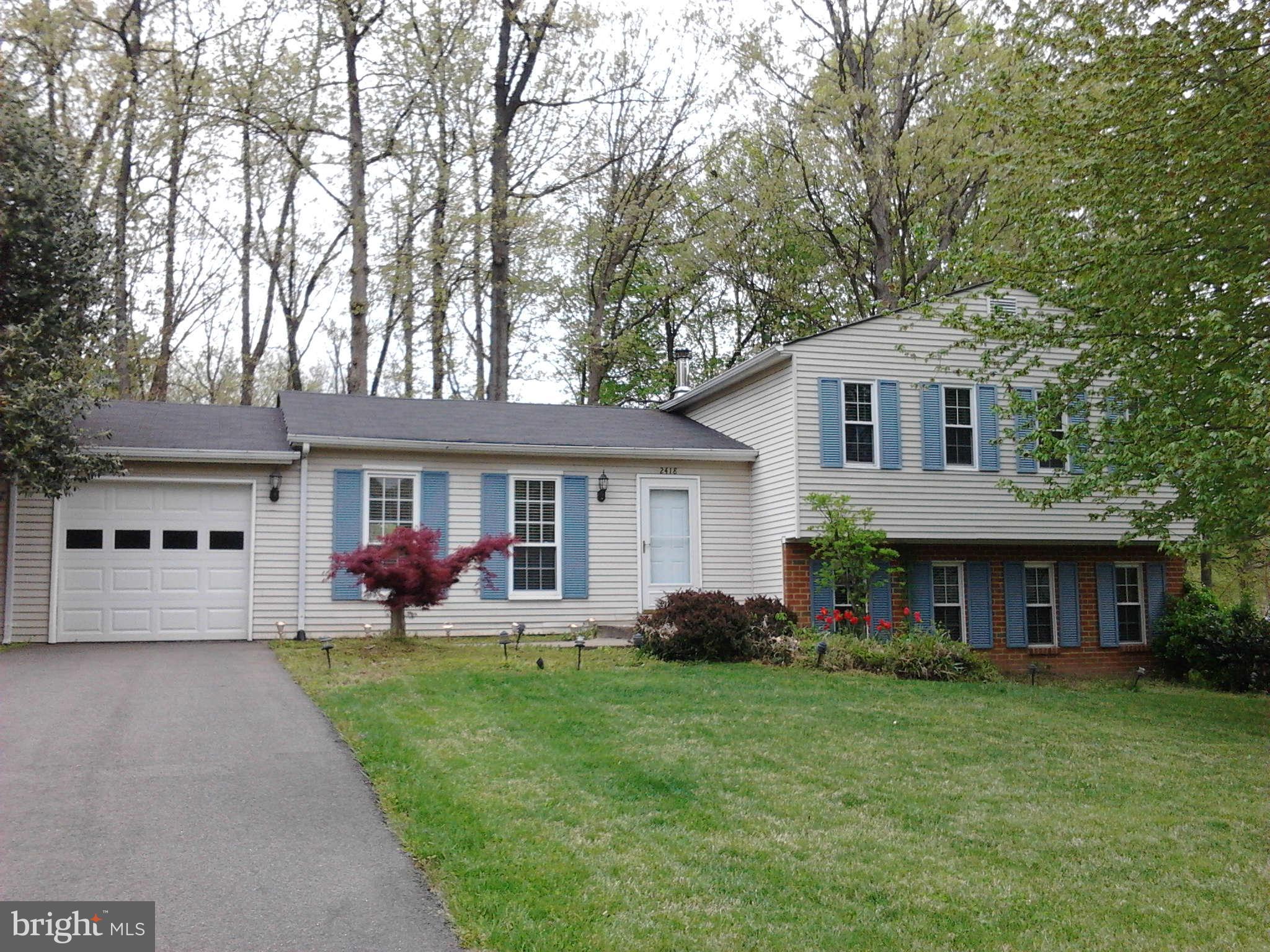 2418 Ivywood Road Reston, VA 20191 - Photo 14 of 16 Exterior (Front)