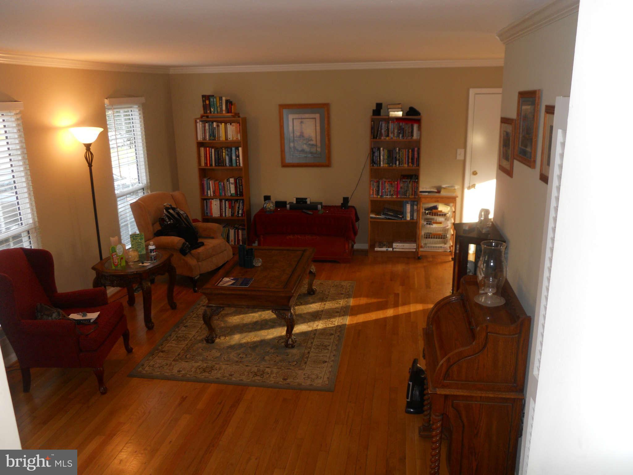 2418 Ivywood Road Reston, VA 20191 - Photo 5 of 16 Interior (General)