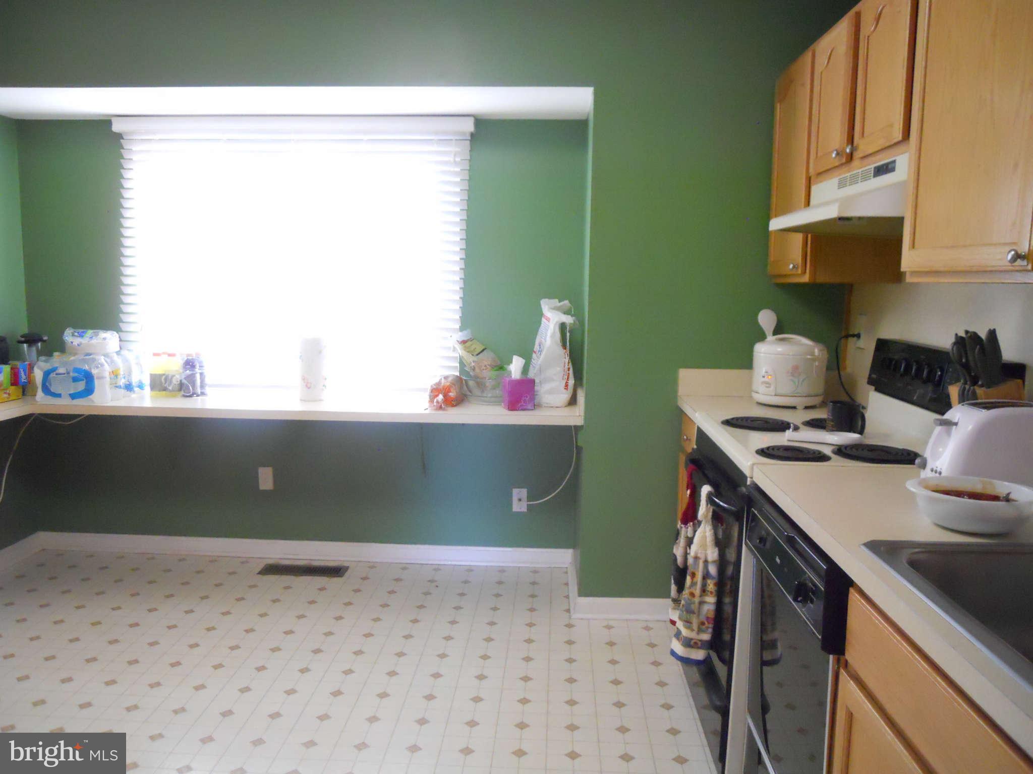 2418 Ivywood Road Reston, VA 20191 - Photo 8 of 16 Kitchen