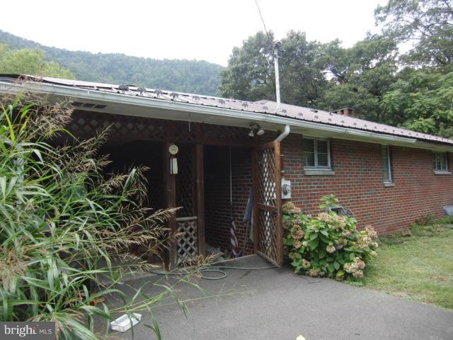 Exterior (Rear)