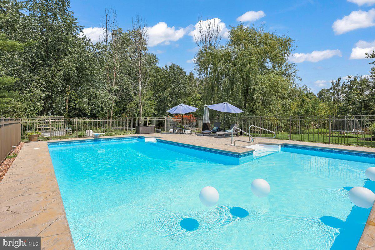 60 Manley Road Pennington, NJ 08534 - Photo 2 of 45