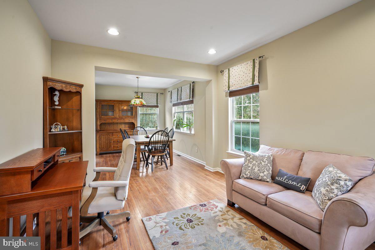 60 Manley Road Pennington, NJ 08534 - Photo 10 of 45