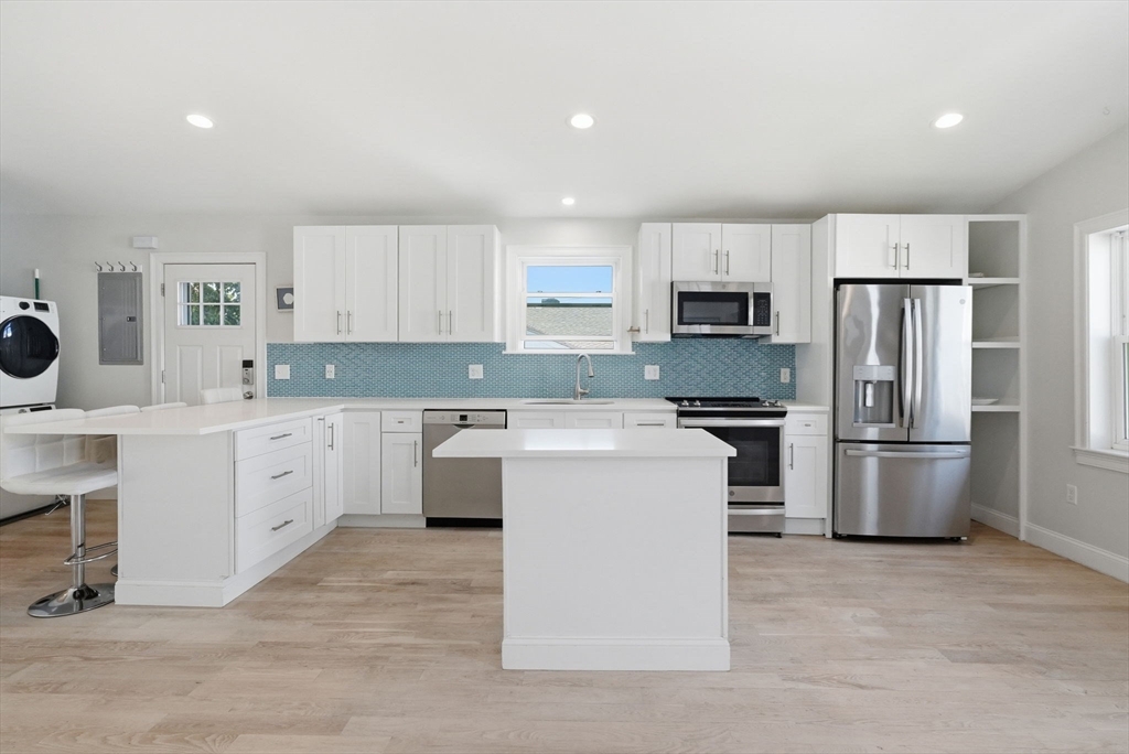 34 Underhill Street, Unit 4 Winthrop, MA 02152 - Photo 2 of 17